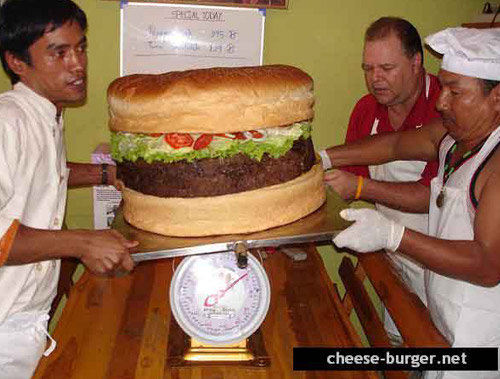 worlds-biggest-hamburger-3.jpg