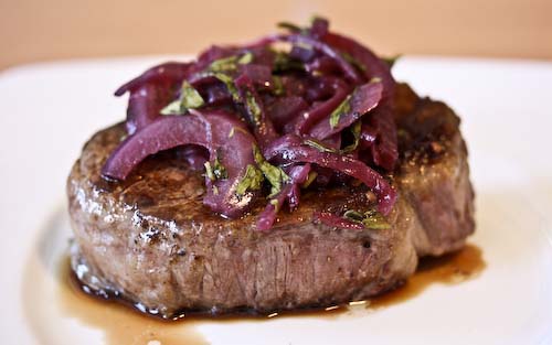 Filet_Mignion_with_Red_Onion_Relish